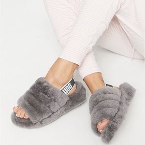 Women’s Ugg fluff yeah slippers